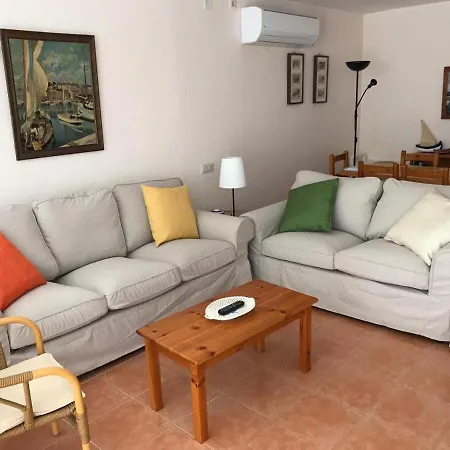 Emporion - Apt, Kpolitur شقة